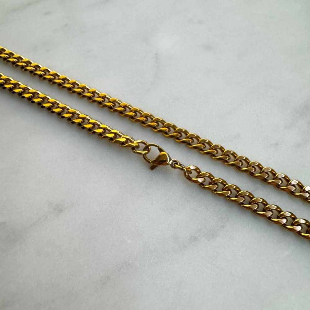 Jordan Jumpman Pendant Necklace - MJ - Gold Plated - 22" Cuban Chain - Picture 3 of 3